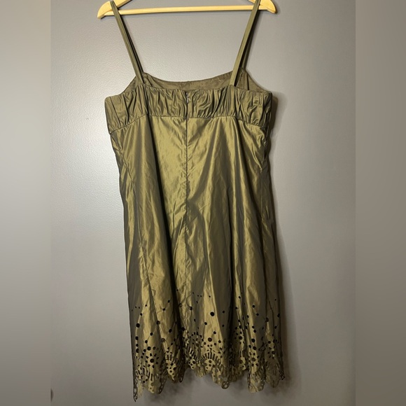 Antonio Melani Olive Green Laser Cut Dress 14 - Picture 6 of 9